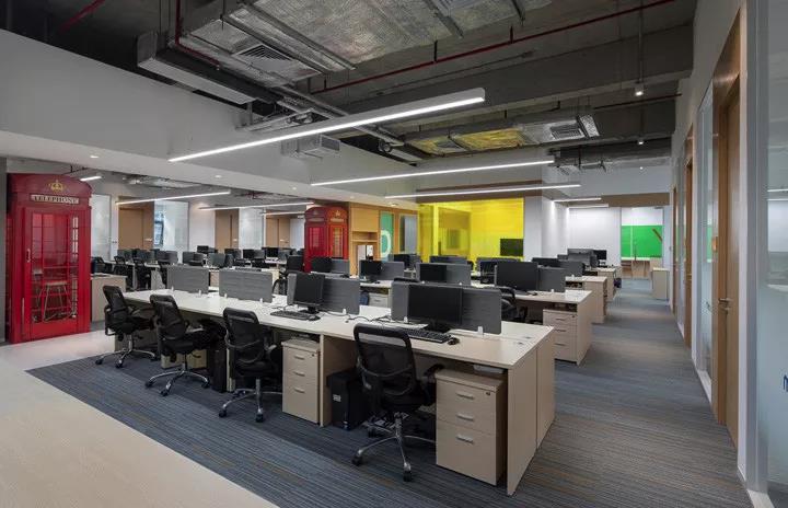 您還(hai)在用(yong)傳統(tǒng)(tong)辦(ban)公(gong)室傢(jia)具(ju)設(shè)計(ji)嗎？