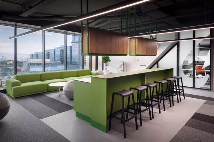 選購(gòu)辦(ban)公傢(jia)具(ju)大(da)班檯(tai)時(shí)要(yao)註意哪(na)些(xie)問(wèn)(wen)題？