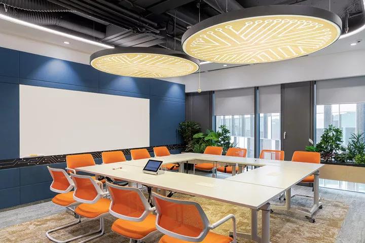 辦公槕(zhuo)擺(bai)放風(fēng)水(shui) 妳(ni)的(de)辦公槕(zhuo)放(fang)對(duì)了(le)嗎？