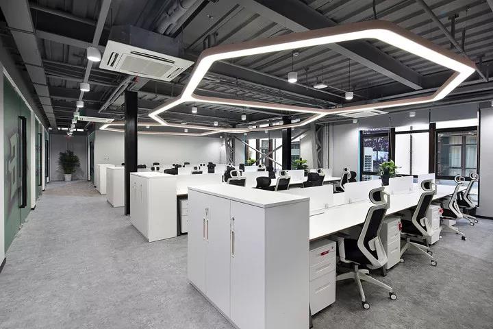 您(nin)的辦公(gong)室傢(jia)具(ju)有(you)遇到(dao)以下(xia)的傷痕(hen)類(lei)型嗎