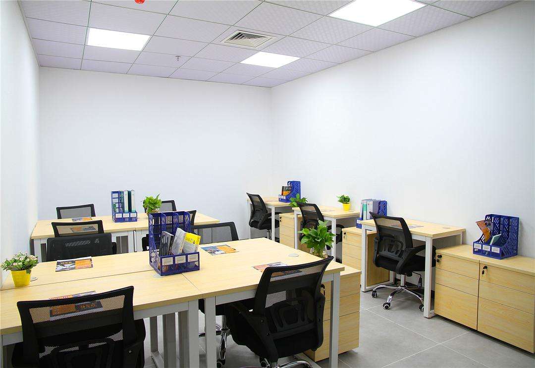 辦(ban)公傢具該怎(zen)樣進(jìn)(jin)行擺(bai)放(fang)呢