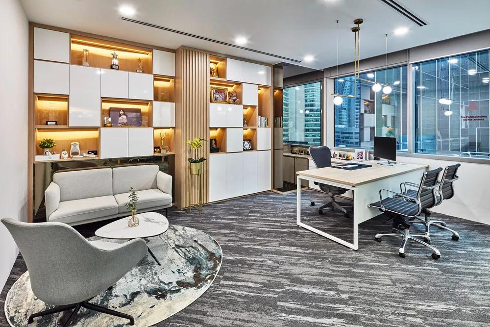 辦公(gong)室(shi)傢具(ju)應(yīng)(ying)該(gai)如(ru)何設(shè)計(ji)