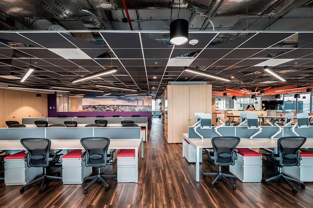 現(xiàn)代(dai)辦(ban)公(gong)傢(jia)具(ju)有哪些特(te)點(diǎn)(dian)優(yōu)(you)勢(shì)(shi)？ 