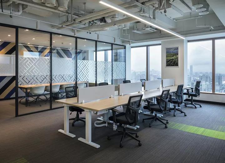 闆(ban)式(shi)辦(ban)公(gong)傢具更具性價比(bi)