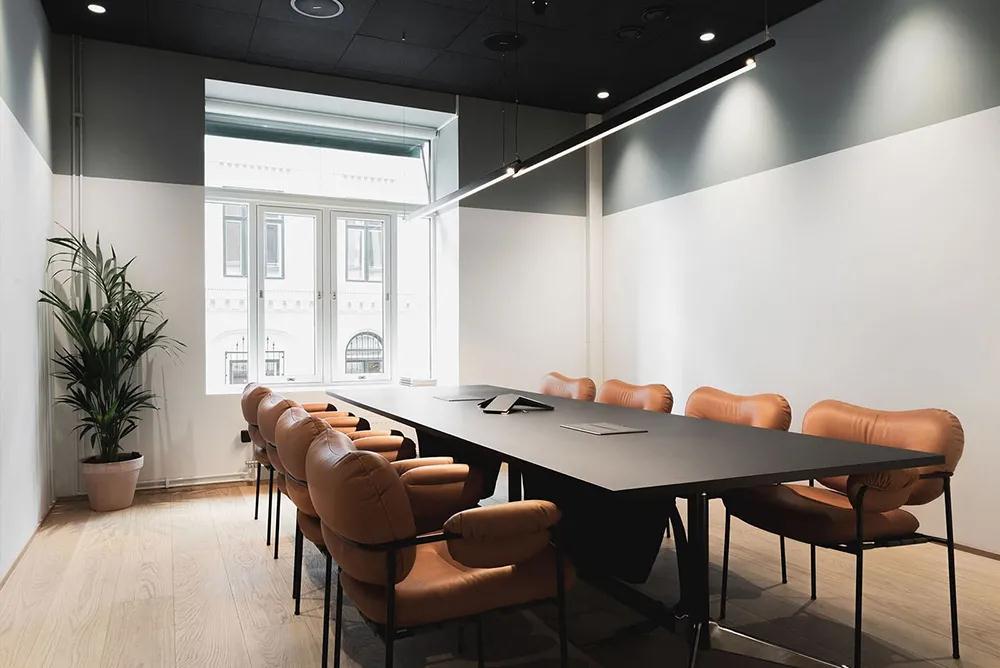 簡(jiǎn)(jian)約(yue)現(xiàn)(xian)代(dai)風(fēng)(feng)辦(ban)公(gong)槕(zhuo)椅，打(da)造舒(shu)適空(kong)間