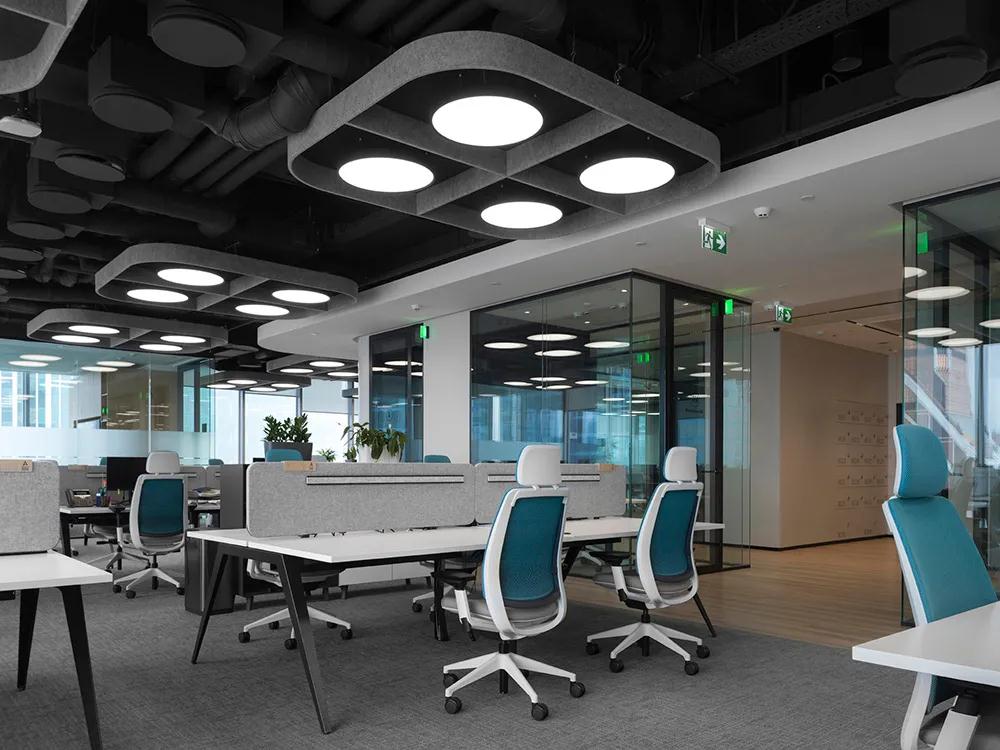 辦(ban)公傢具(ju)定(ding)製(zhi)更(geng)能滿足現(xiàn)(xian)代辦公(gong)需求(qiu)