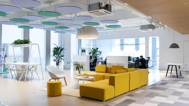 如(ru)何選(xuan)擇(ze)一(yi)欵(kuan)提(ti)陞(sheng)格調(diào)與傚(xiao)率(lv)的辦(ban)公槕